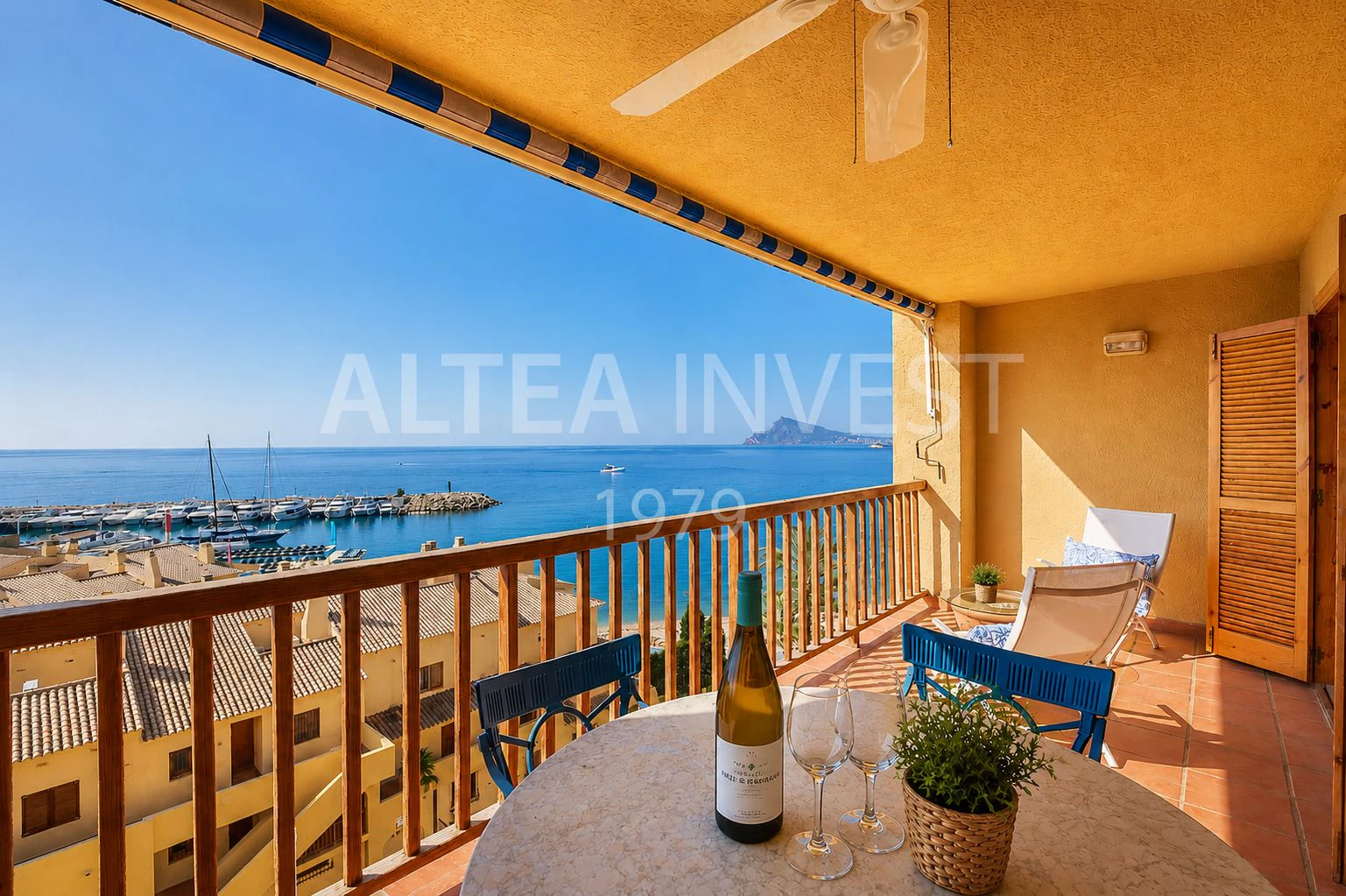 1552 - Beachfront Apartment with Panoramic Sea Views in Mascarat, Campomanes Marina