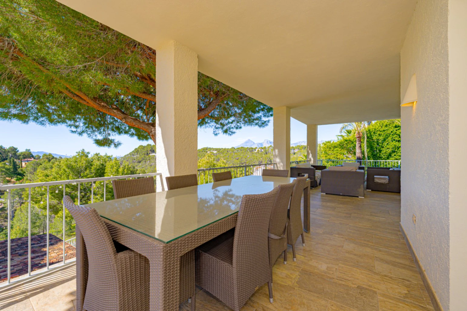 1559 - Villa Mediterránea Contemporánea Reformada con Vistas Panorámicas en una Ubicación Privilegiada de Altea