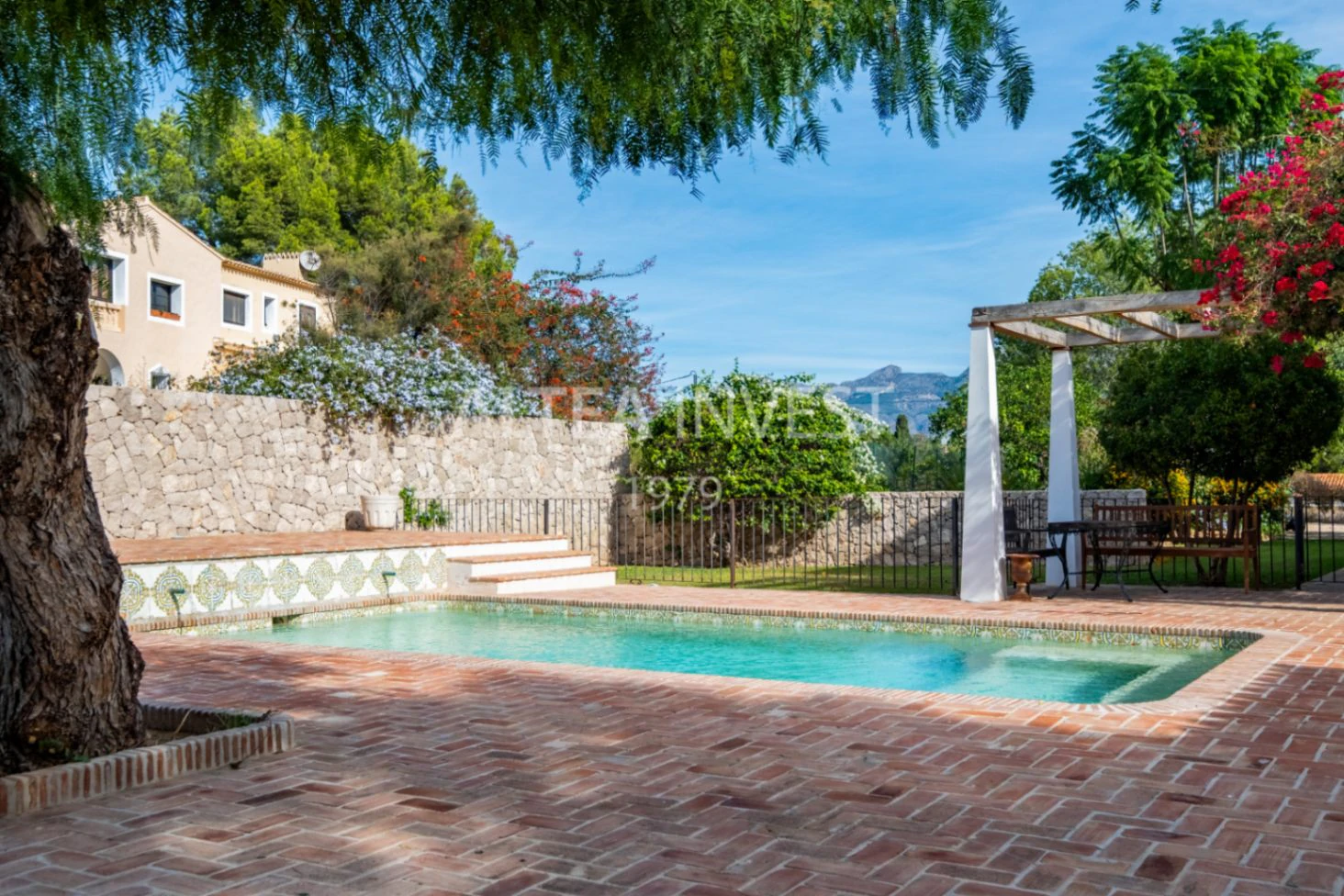 1465 - Villa “La Huerta” : Esencia mediterránea y serenidad en el corazón de Alfaz Del Pí