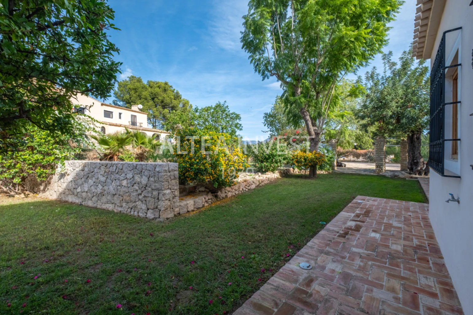1465 - Villa “La Huerta” : Esencia mediterránea y serenidad en el corazón de Alfaz Del Pí