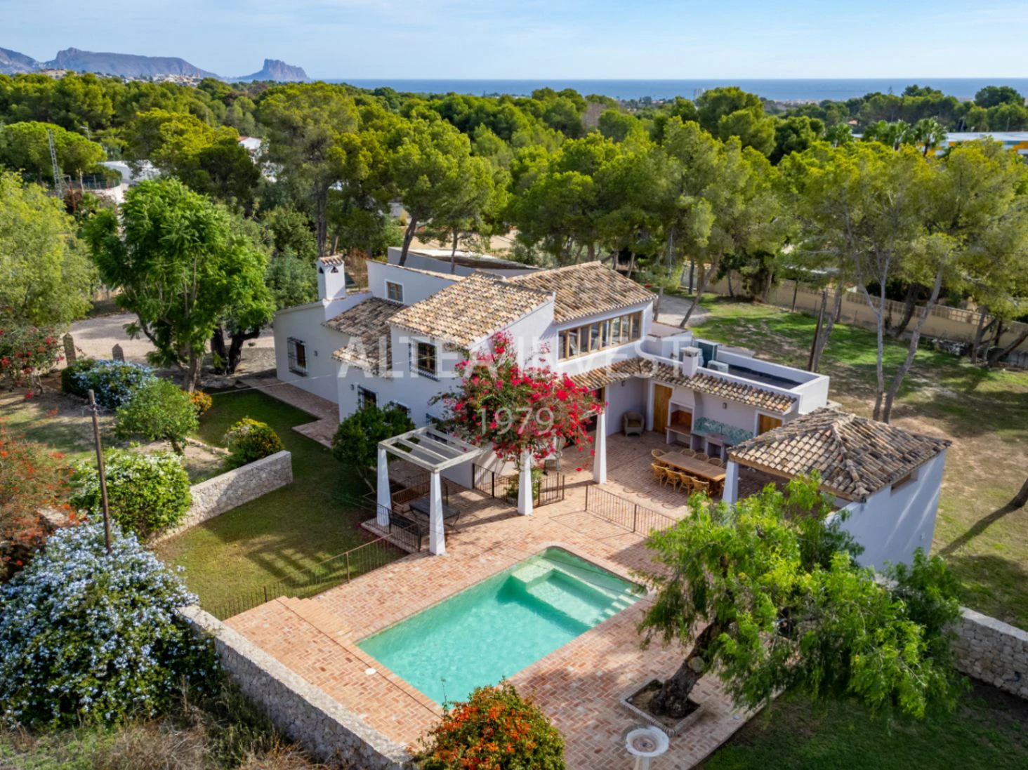 1465 - Villa “La Huerta” : Esencia mediterránea y serenidad en el corazón de Alfaz Del Pí