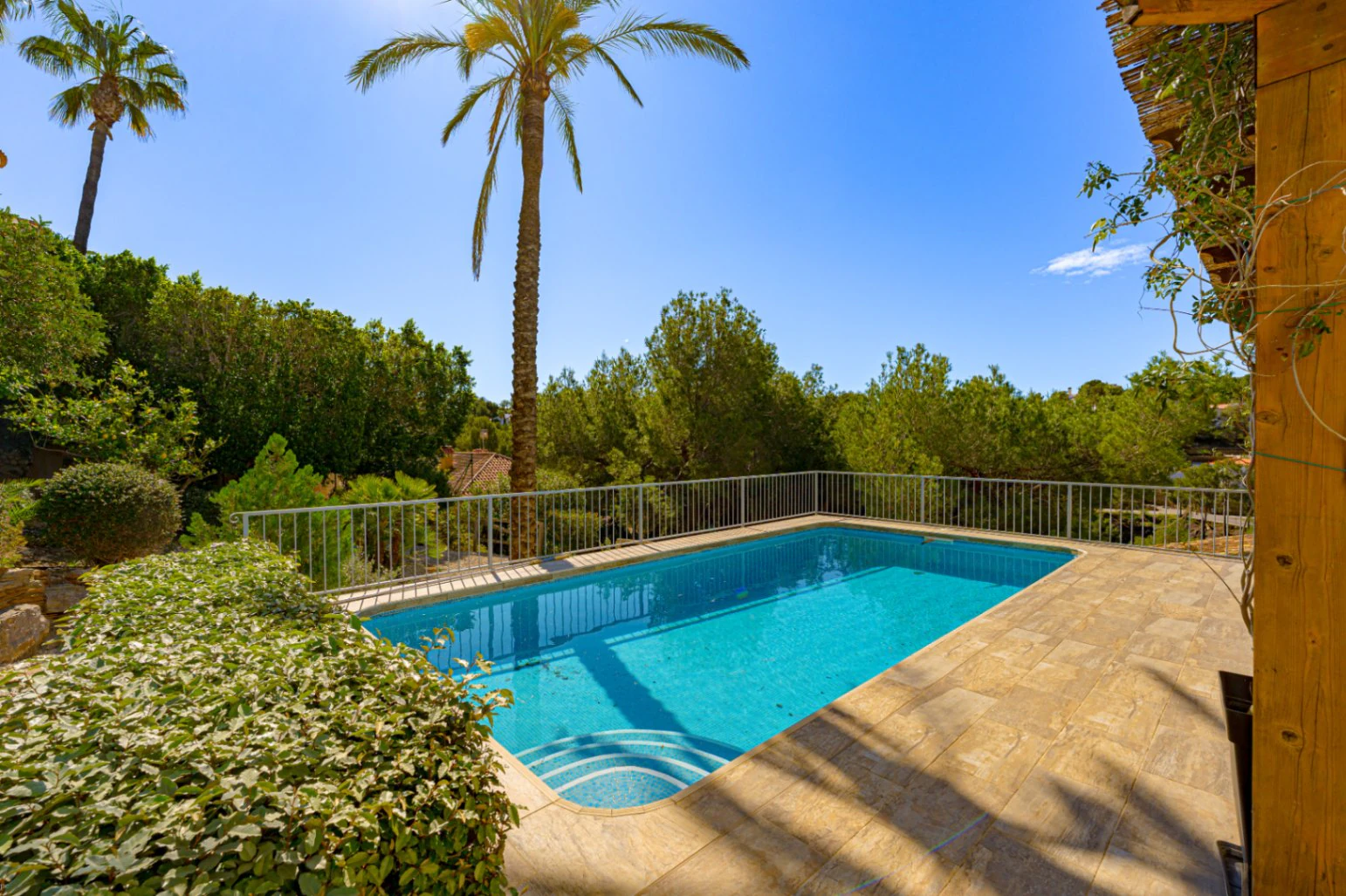 1559 - Villa Mediterránea Contemporánea Reformada con Vistas Panorámicas en una Ubicación Privilegiada de Altea