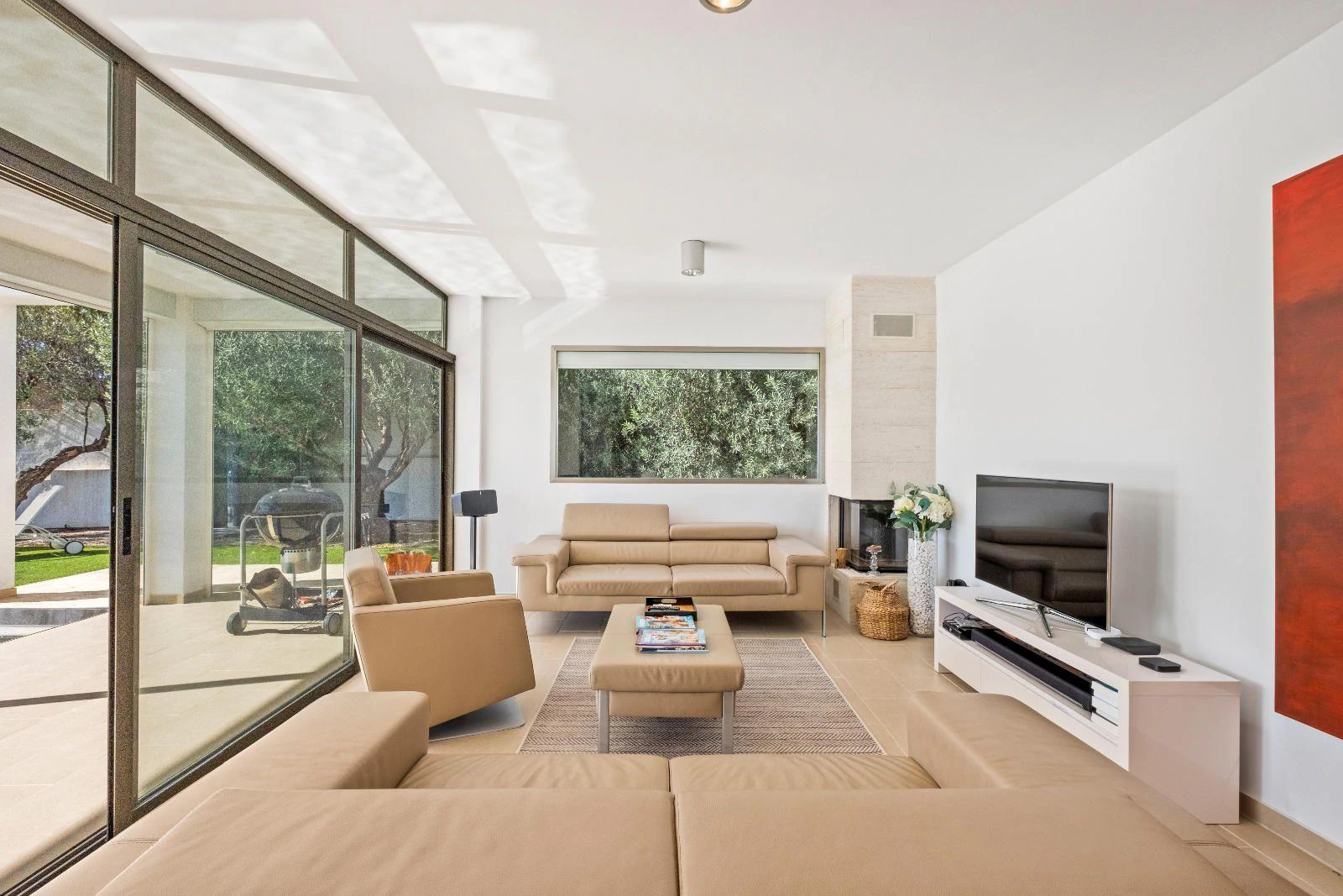 Stunning modern style villa with sea views