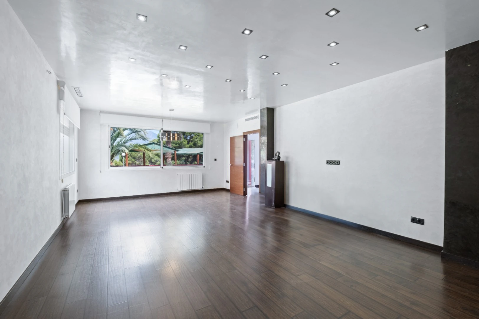 Two Villas – Nature, Privacy, and Versatility in a Unique Setting Next to Sierra Helada