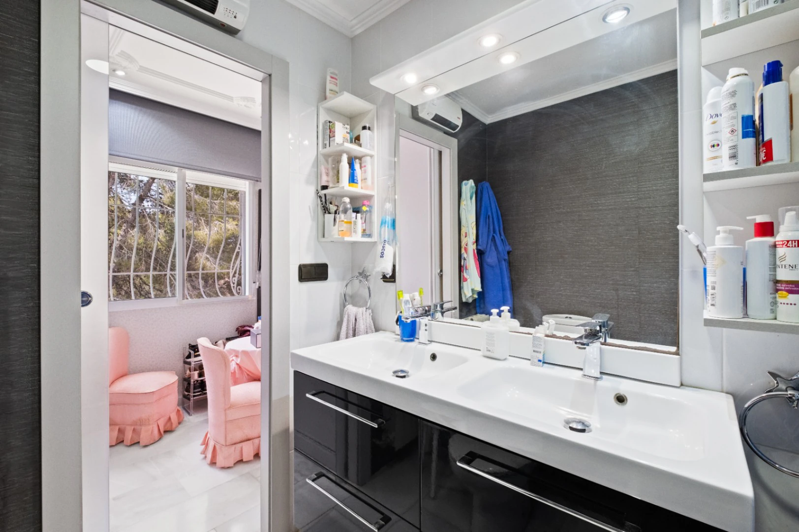 Two Villas – Nature, Privacy, and Versatility in a Unique Setting Next to Sierra Helada