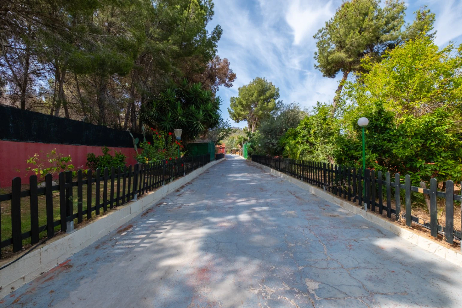 Two Villas – Nature, Privacy, and Versatility in a Unique Setting Next to Sierra Helada