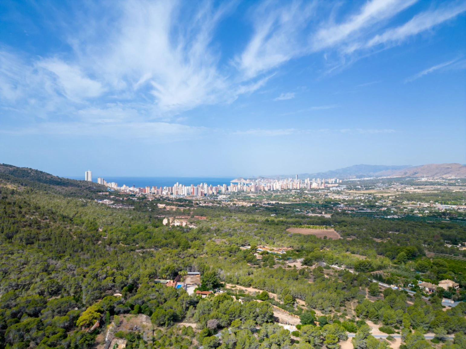 Two Villas – Nature, Privacy, and Versatility in a Unique Setting Next to Sierra Helada
