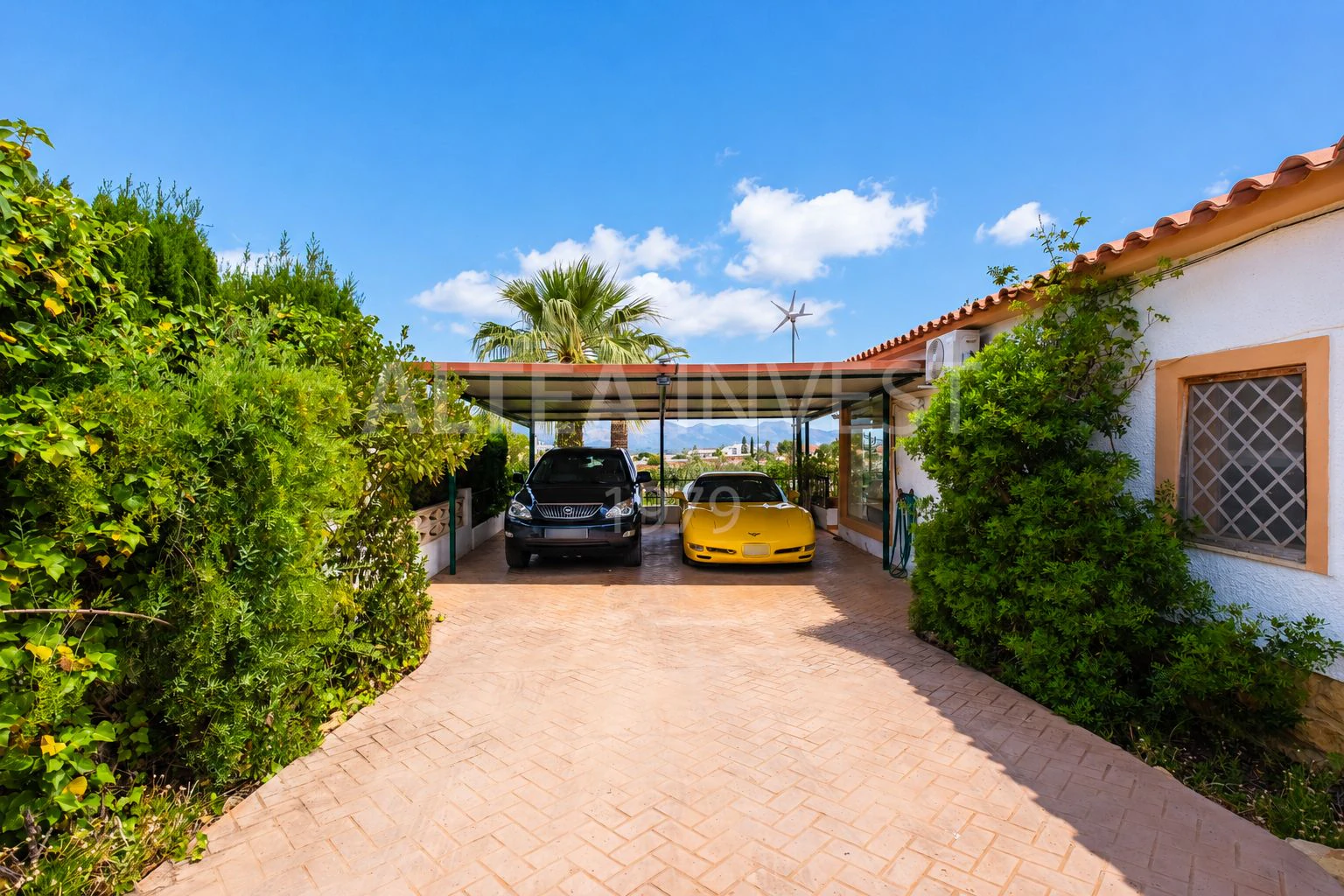 Traditional style villa with sea and mountain views in Alfaz del Pi