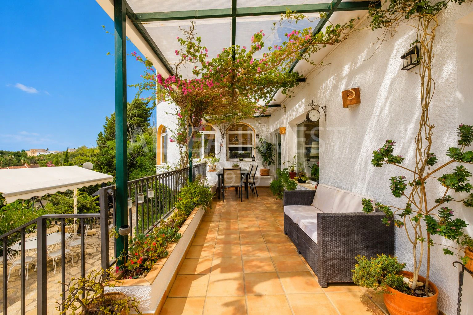 Traditional style villa with sea and mountain views in Alfaz del Pi