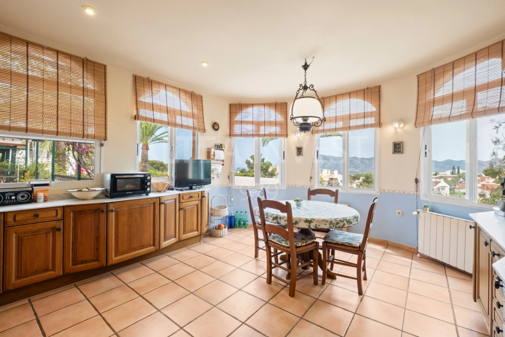 Traditional style villa with sea and mountain views in Alfaz del Pi