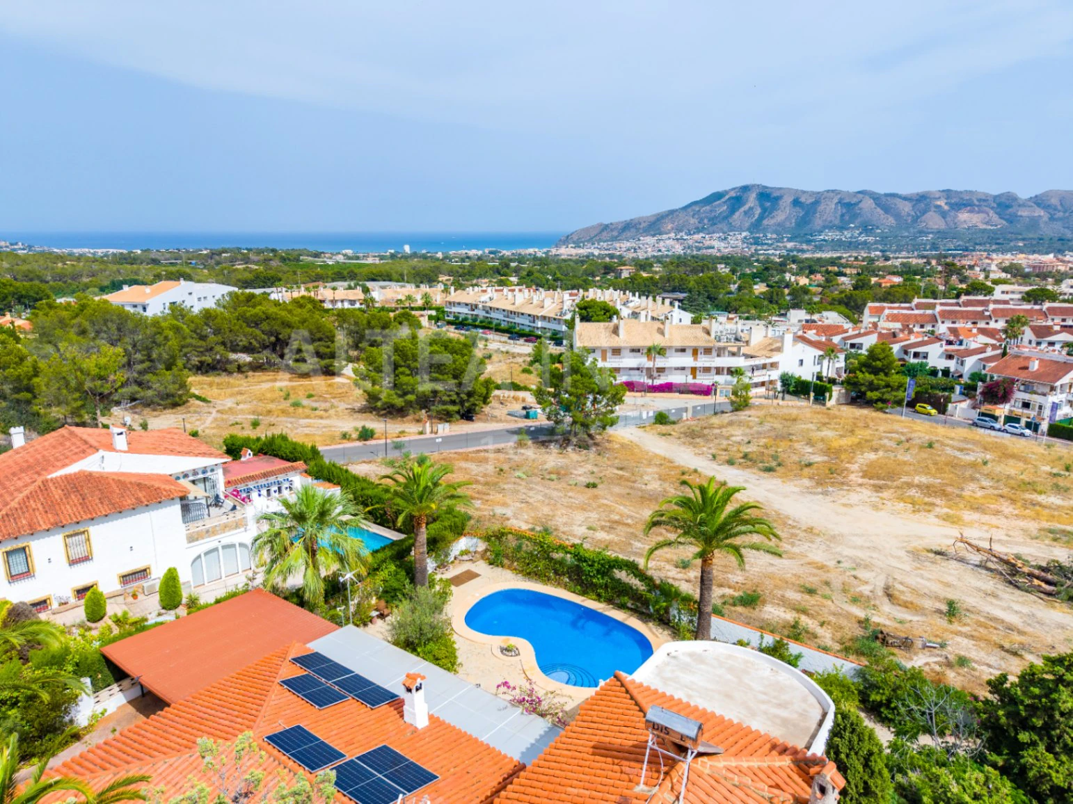 Traditional style villa with sea and mountain views in Alfaz del Pi