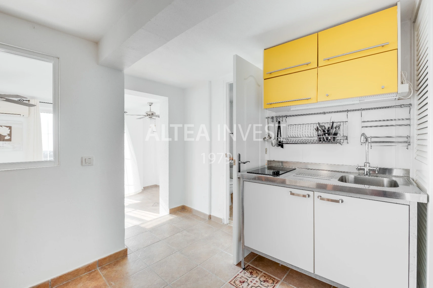 Charming Mediterranean Villa with Sea Views and Space to Enjoy