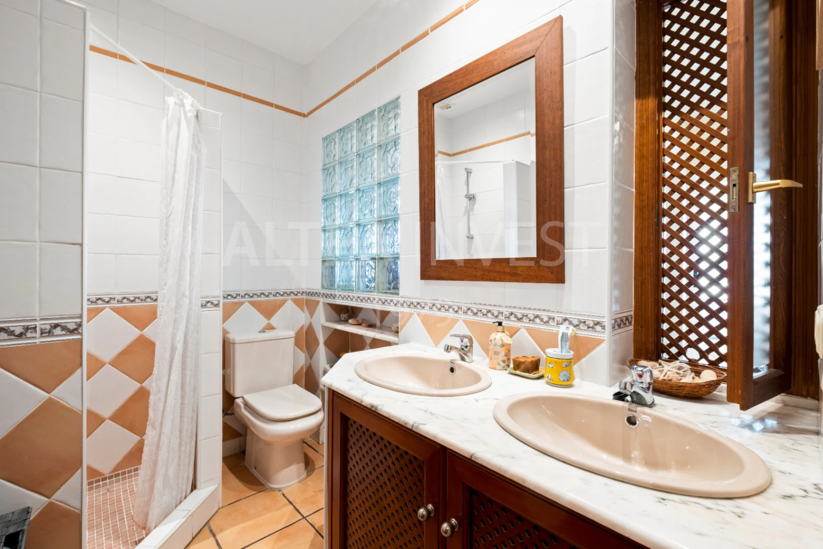 Traditional style villa with sea and mountain views in Alfaz del Pi