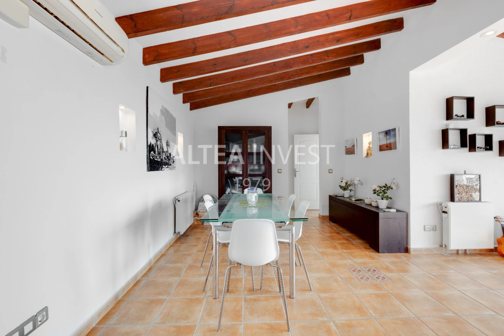 Charming Mediterranean Villa with Sea Views and Space to Enjoy