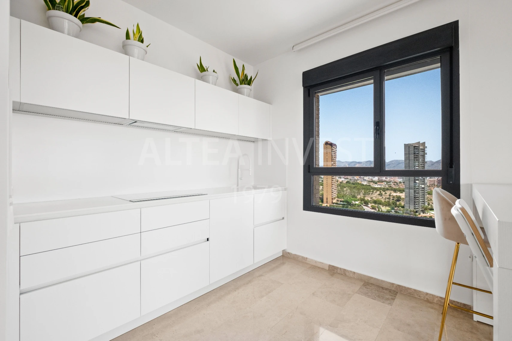 Charming refurbished apartment with panoramic views in Playa de Poniente