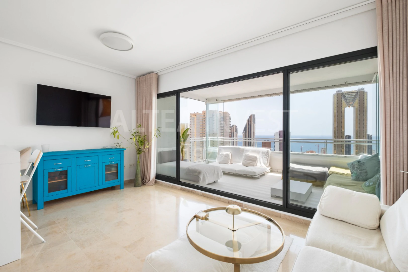 Charming refurbished apartment with panoramic views in Playa de Poniente
