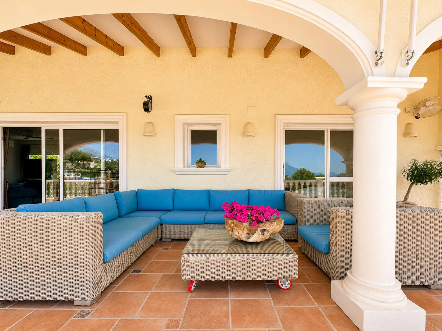 Mediterranean Villa with Sea and Mountain Views in an Exclusive Residential Area of Altea