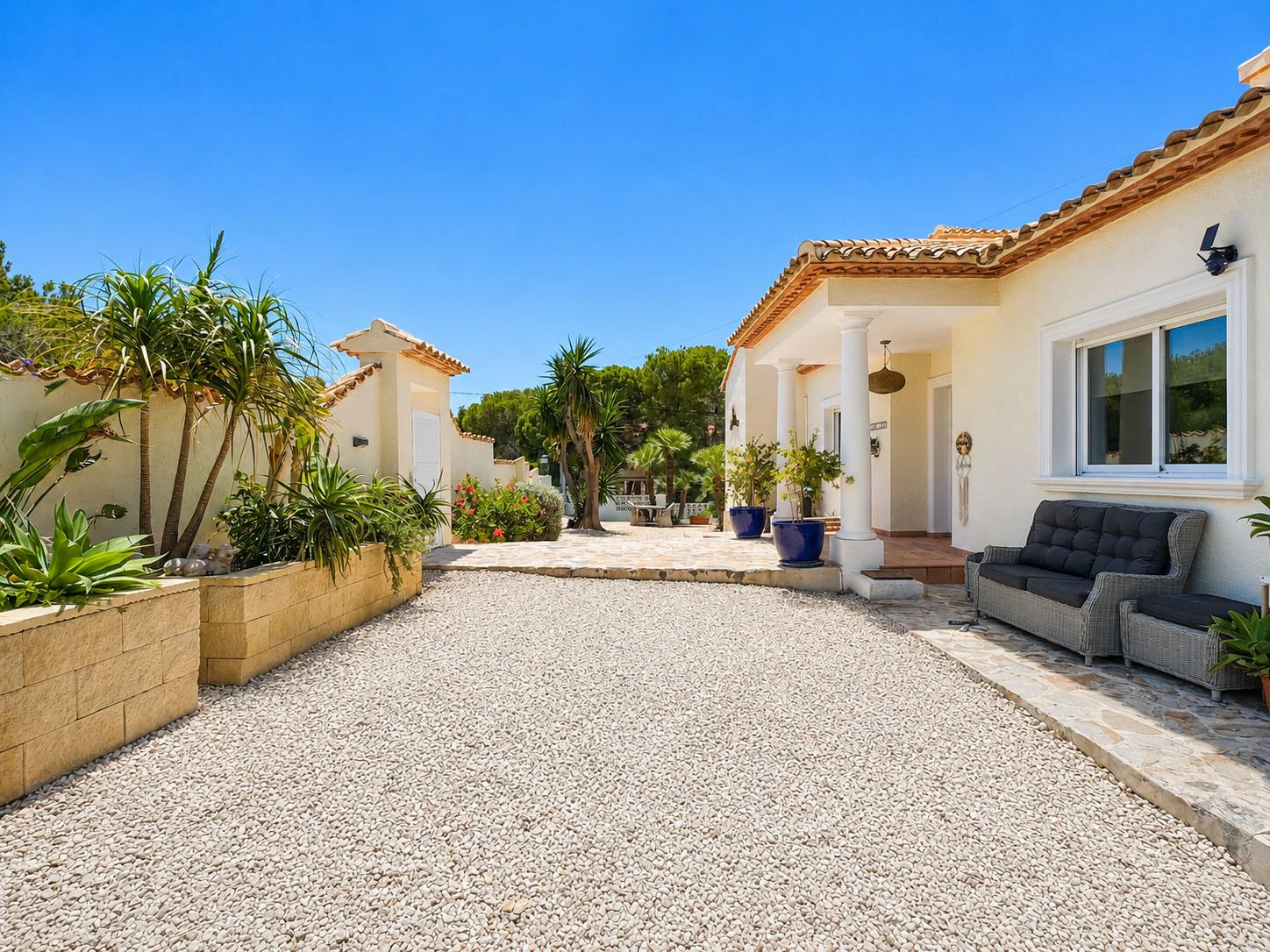 Mediterranean Villa with Sea and Mountain Views in an Exclusive Residential Area of Altea
