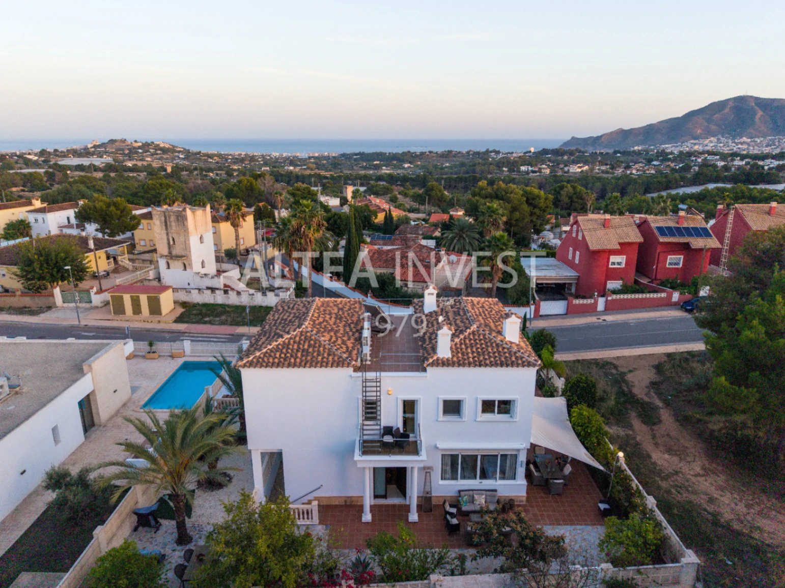 1475 - Elegant and Modern Villa with Panoramic Views of the Mediterranean Sea