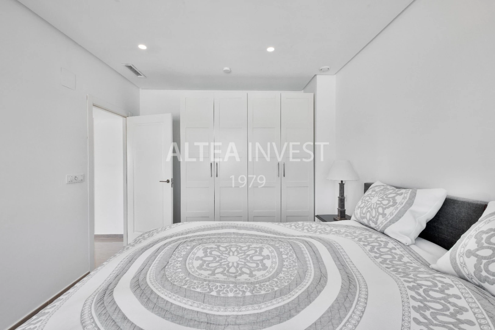 1475 - Elegant and Modern Villa with Panoramic Views of the Mediterranean Sea