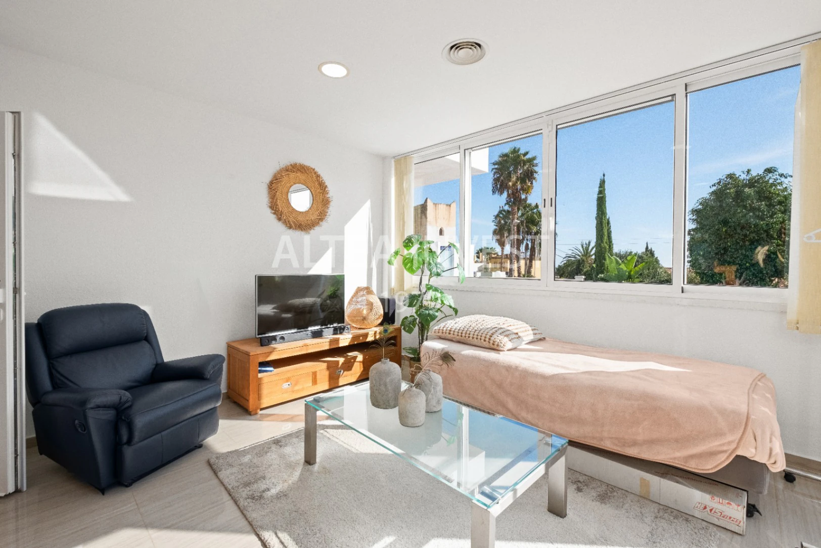 1475 - Elegant and Modern Villa with Panoramic Views of the Mediterranean Sea