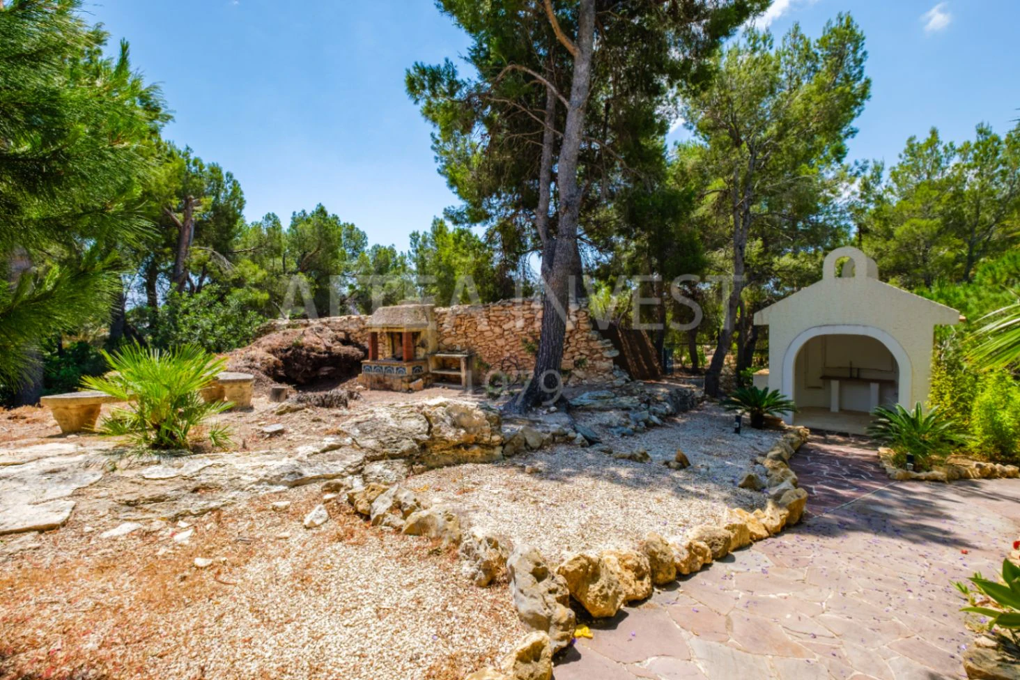 1563 - Exklusive Villa mit großem Grundstück und Panoramablick