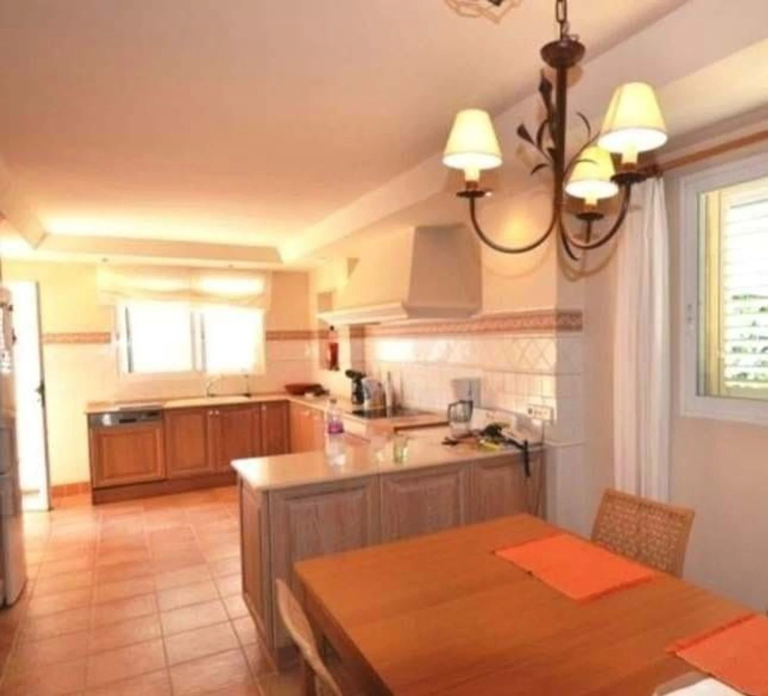Luxury avant-garde villa with spacious areas in the exclusive Coblanca Urbanization.