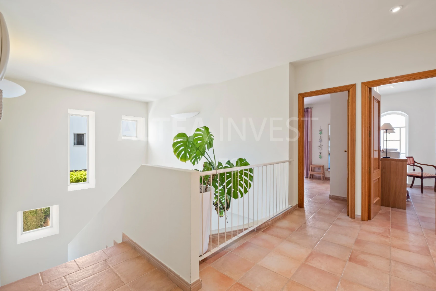 1568 - Luxury avant-garde villa with spacious areas in the exclusive Coblanca Urbanization