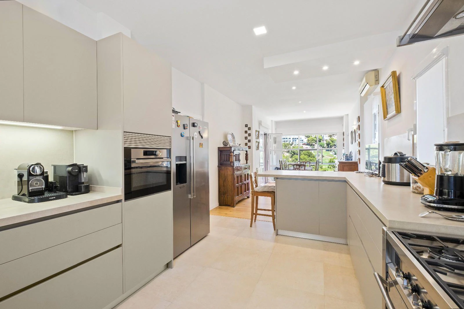 1294 - Elegant Contemporary Villa on the Frontline of the Golf Club