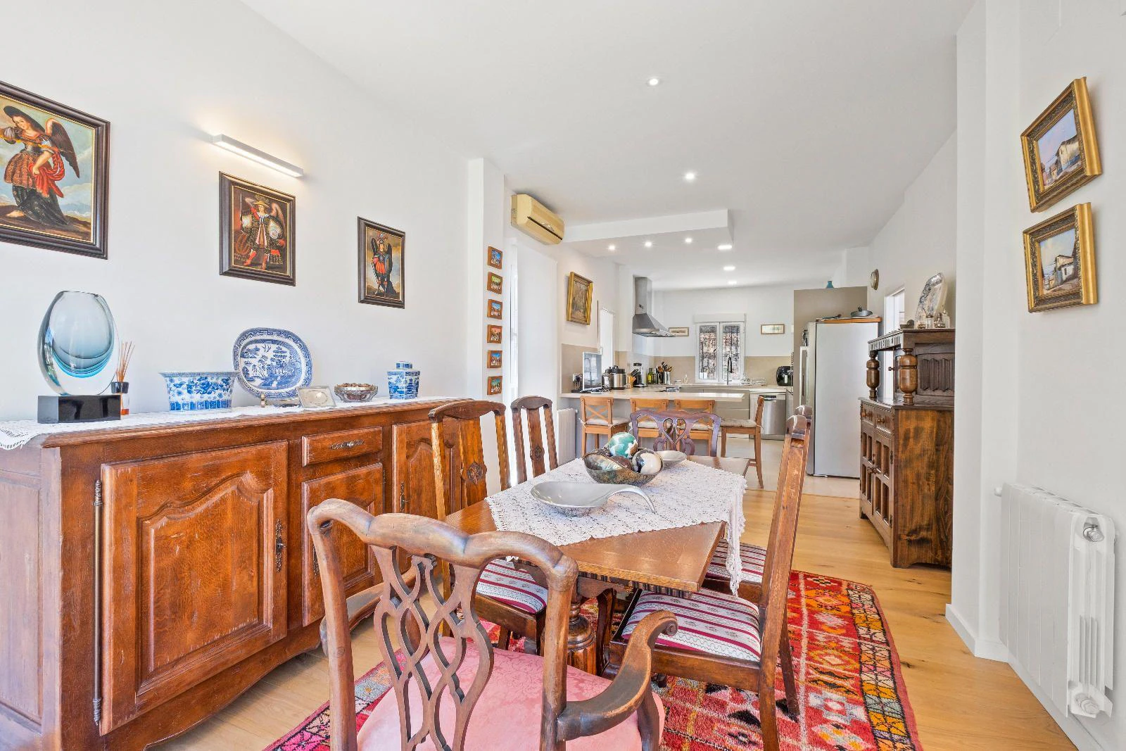 1294 - Elegant Contemporary Villa on the Frontline of the Golf Club