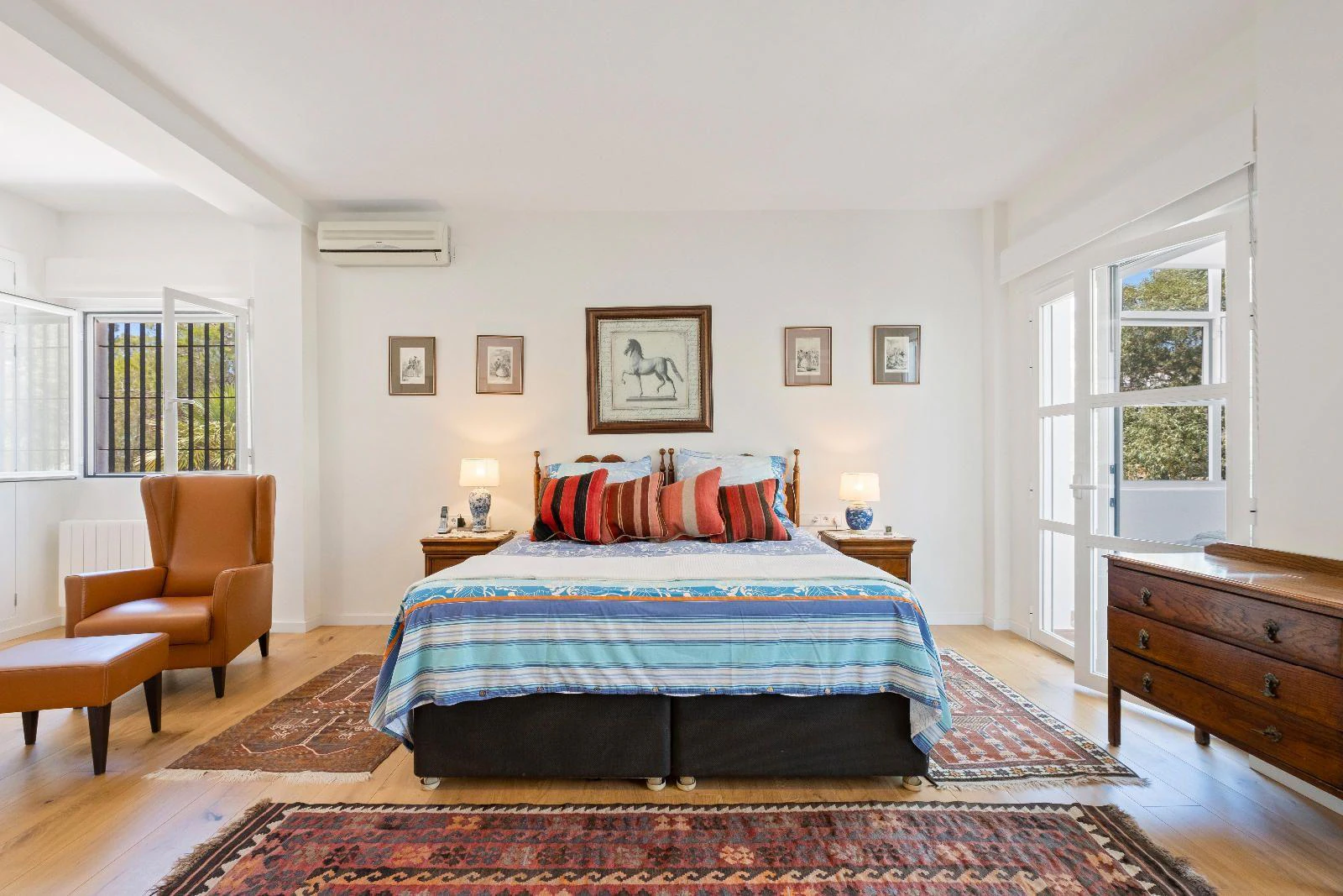 1294 - Elegant Contemporary Villa on the Frontline of the Golf Club