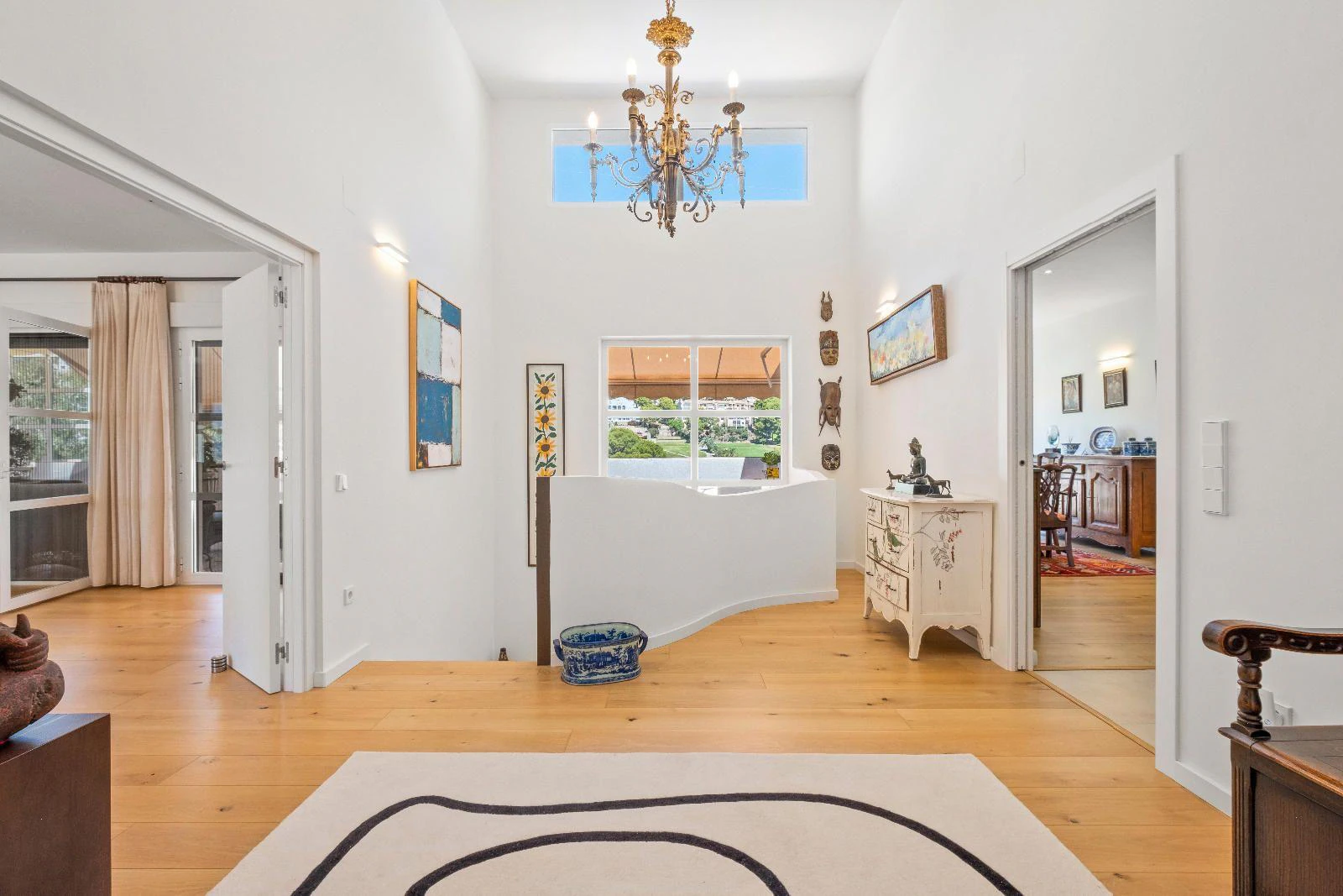 1294 - Elegant Contemporary Villa on the Frontline of the Golf Club