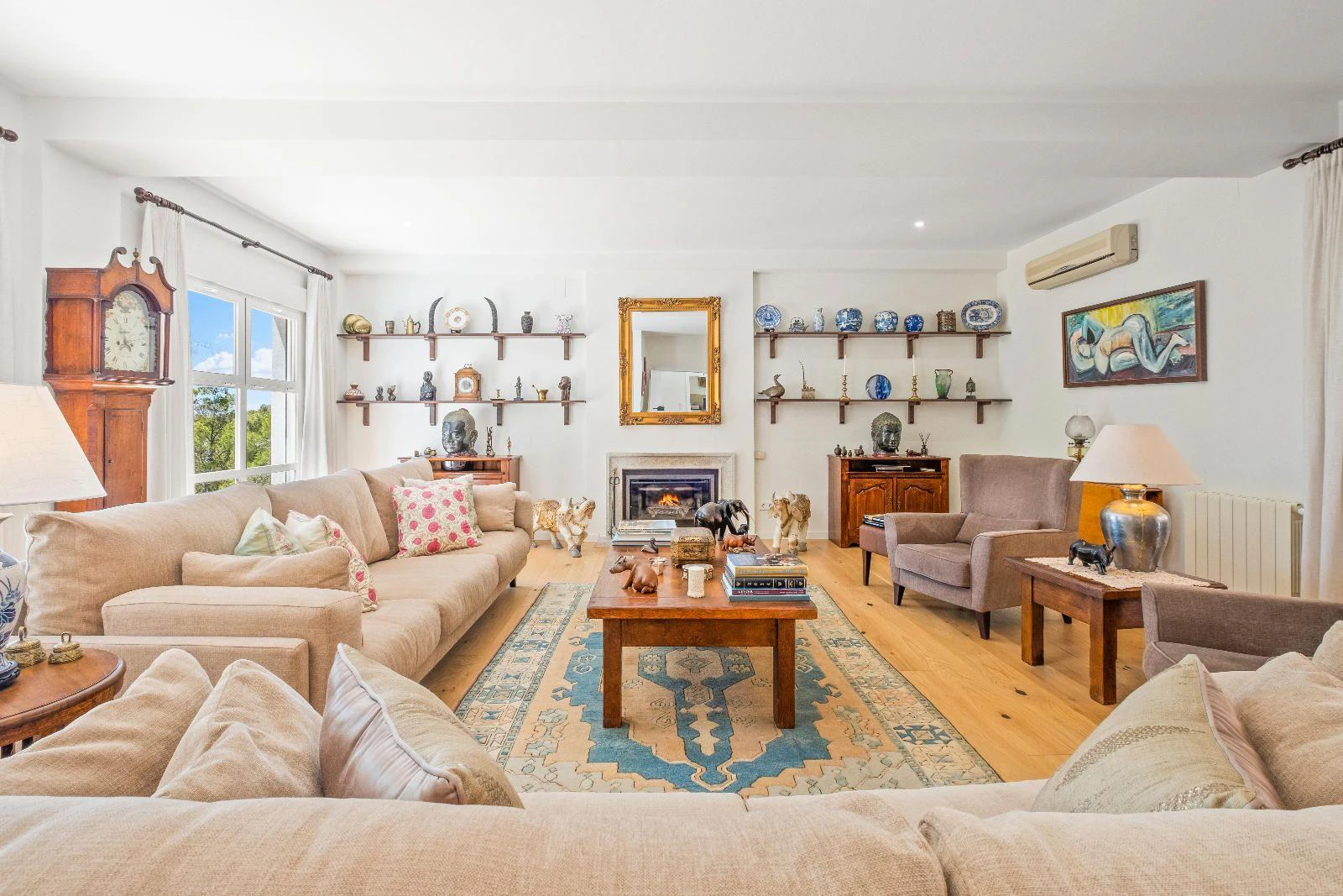 1294 - Elegant Contemporary Villa on the Frontline of the Golf Club