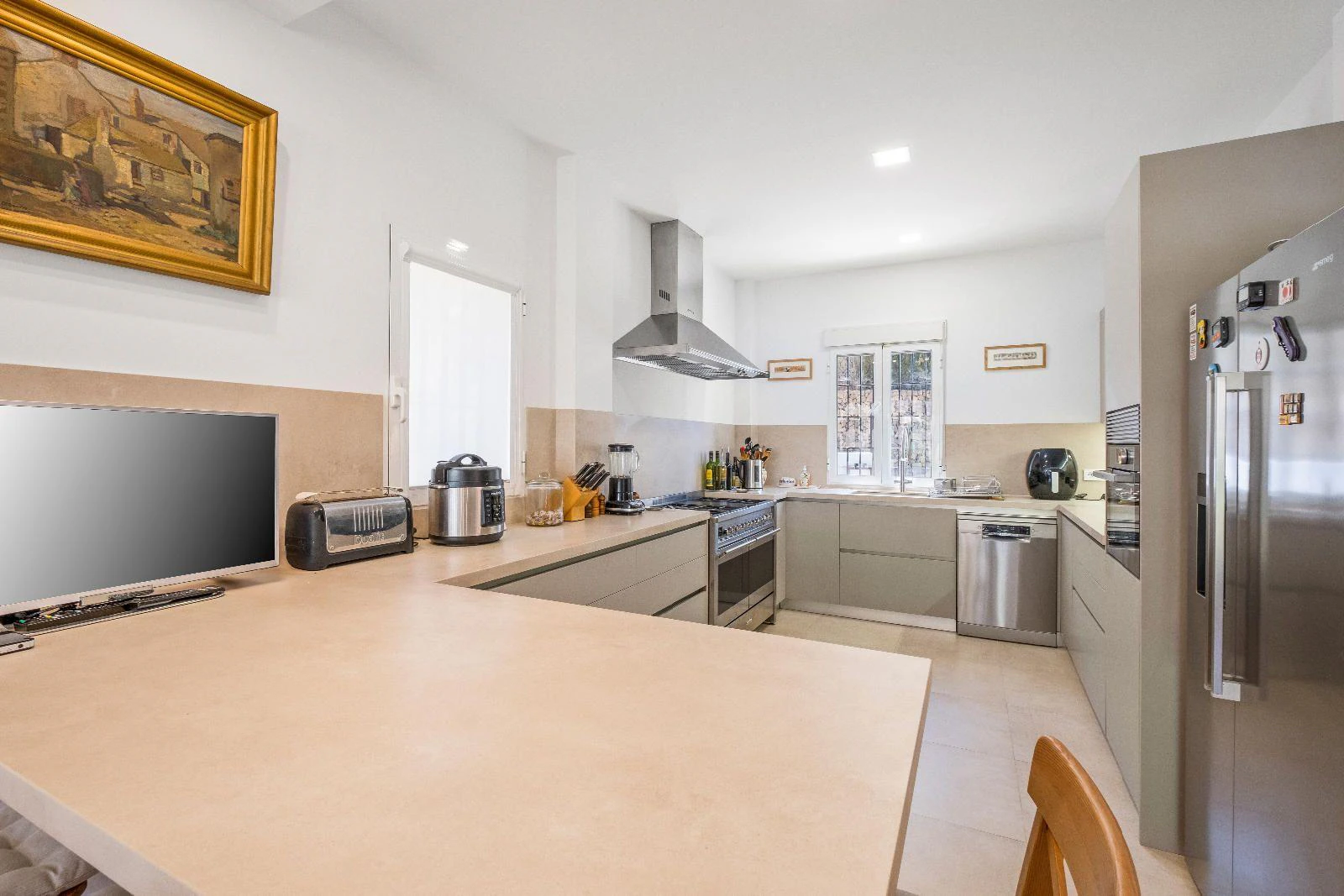 1294 - Elegant Contemporary Villa on the Frontline of the Golf Club