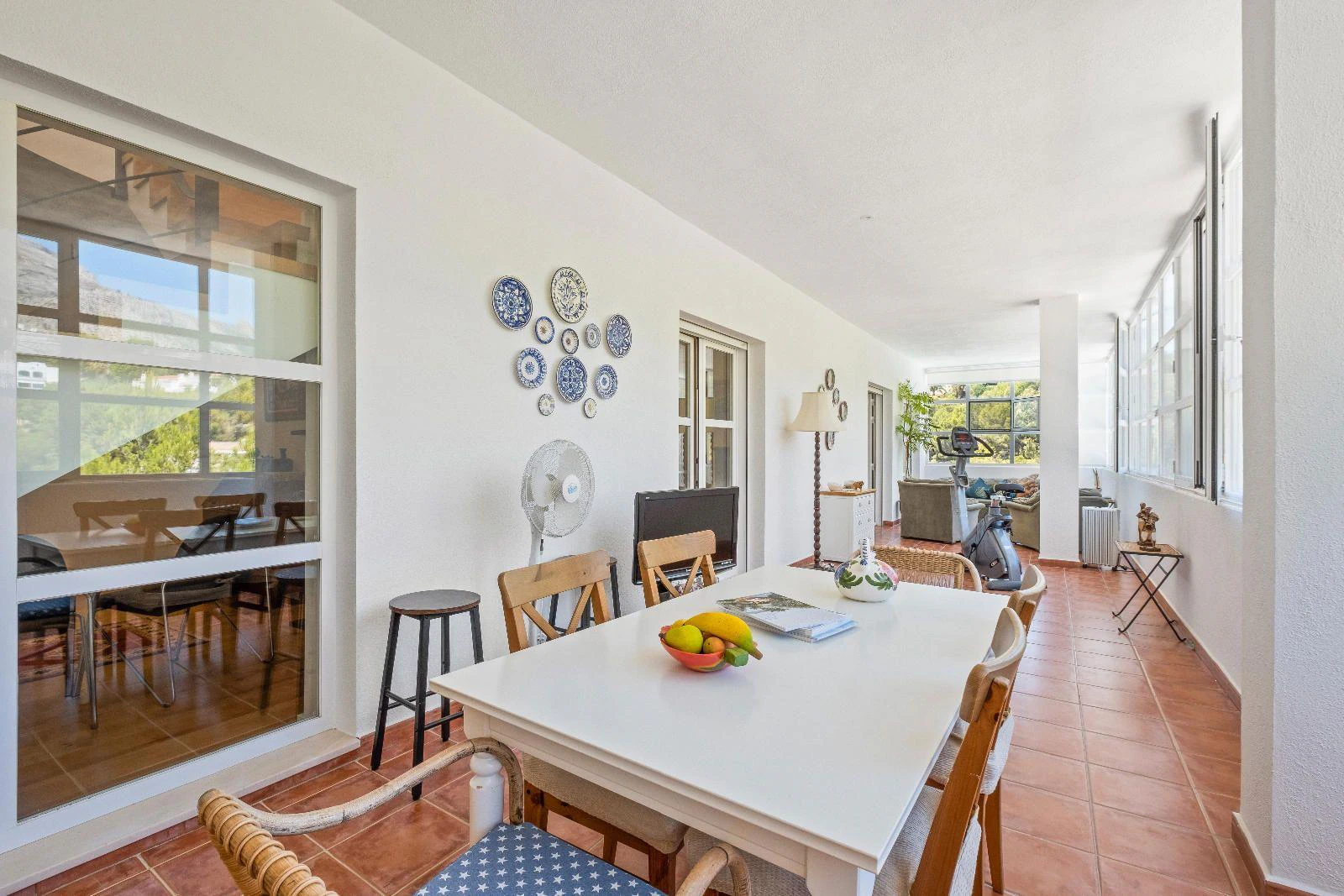 1294 - Elegant Contemporary Villa on the Frontline of the Golf Club