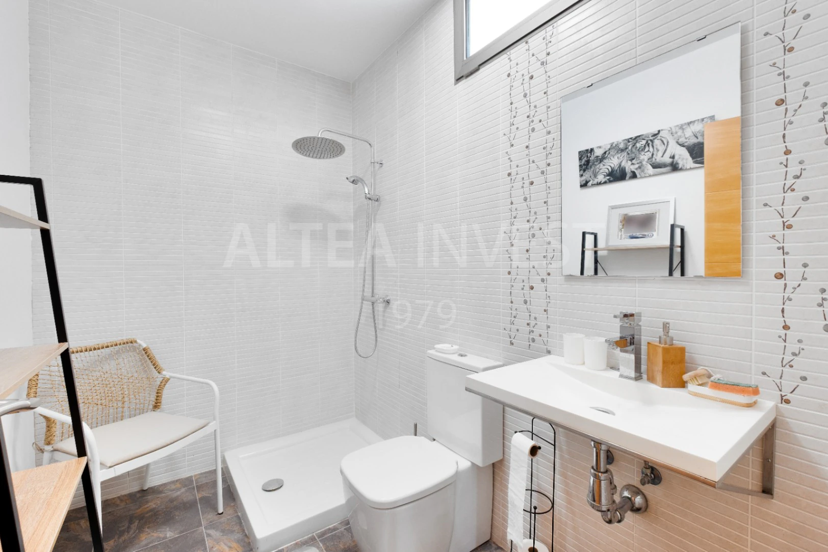 1569 - Exclusiva Villa Contemporánea con Amplio Semisótano y Vistas a la Sierra de Bernia en Altea