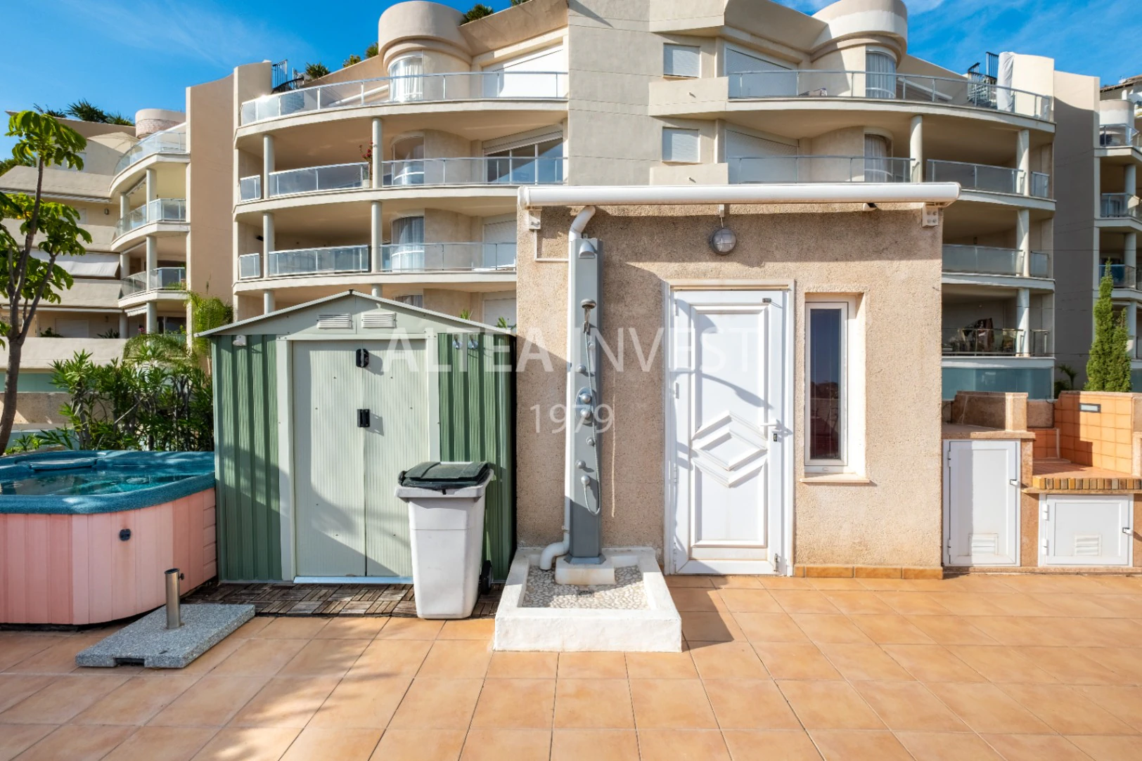 1451 - Dachgeschoss-Duplex mit großem Solarium, Jacuzzi und unvergleichlichem Ausblick