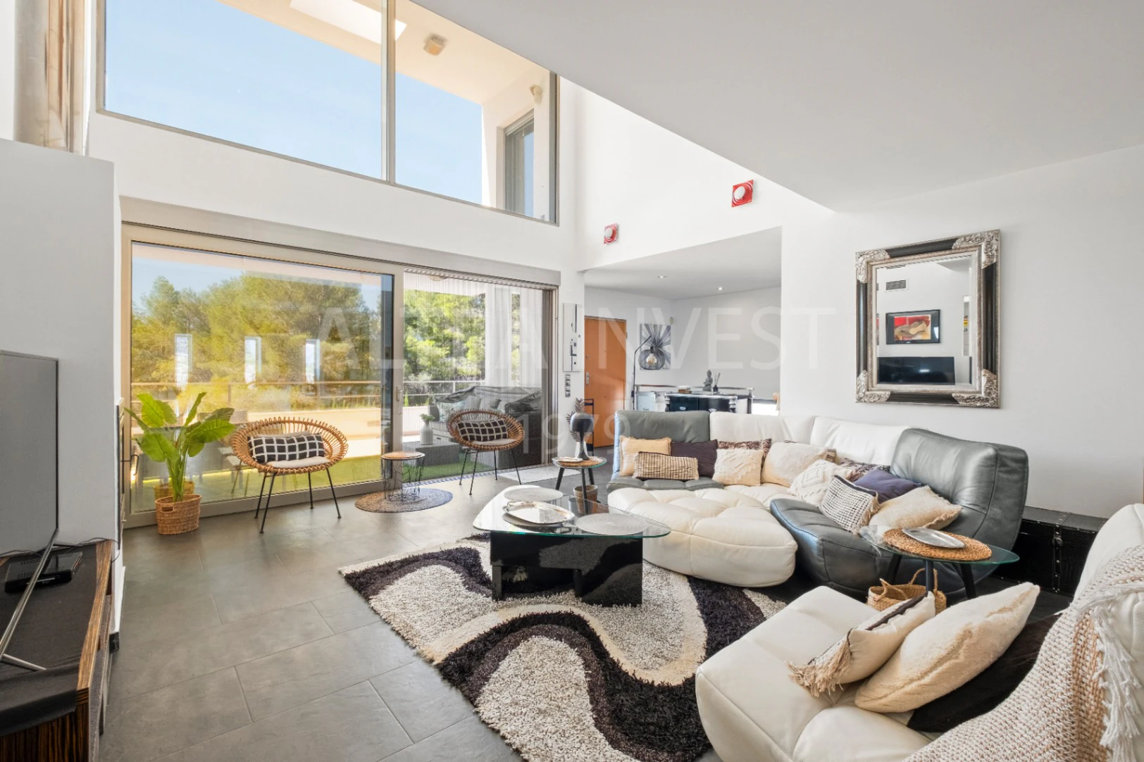 1569 - Exclusiva Villa Contemporánea con Amplio Semisótano y Vistas a la Sierra de Bernia en Altea