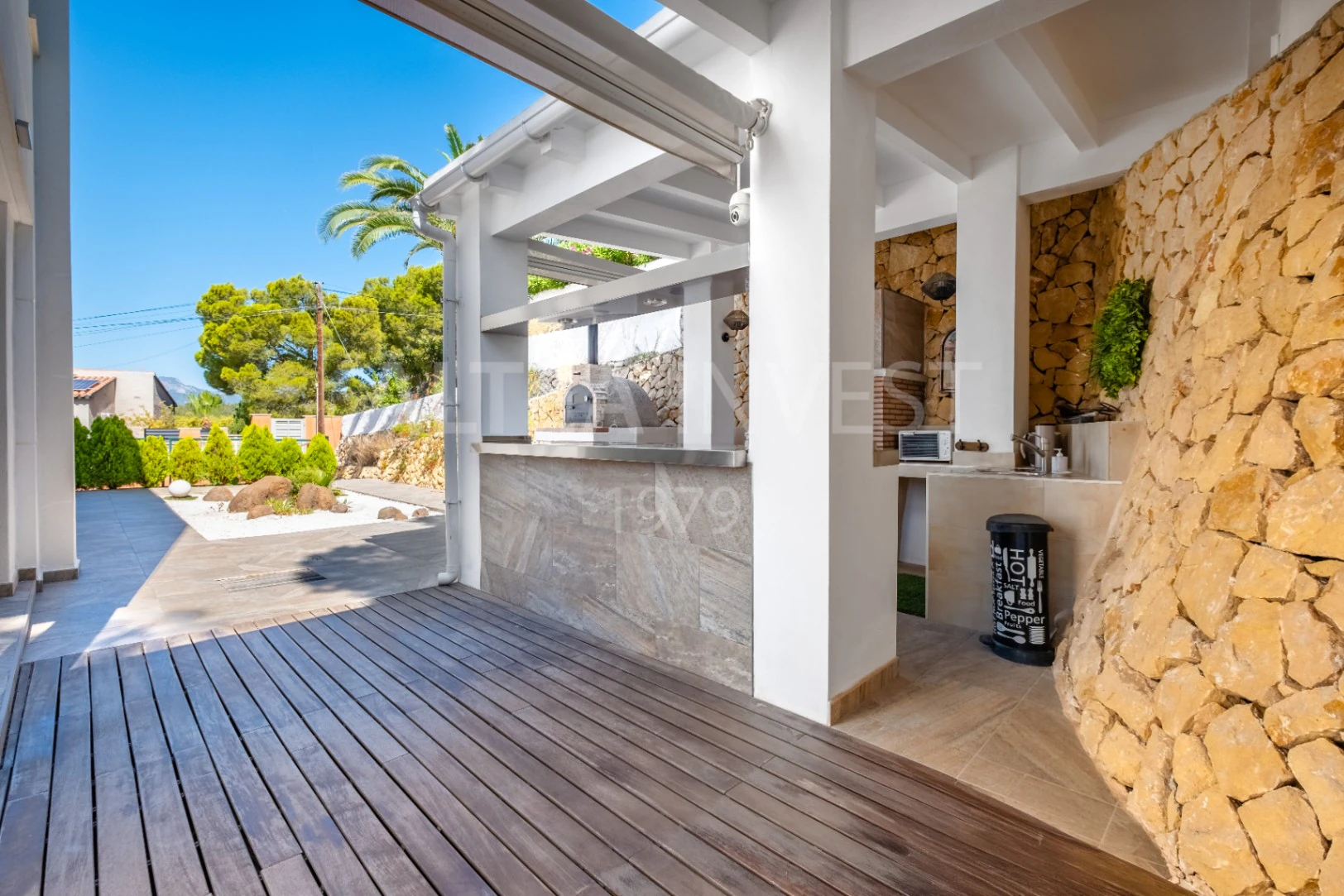 1569 - Exclusiva Villa Contemporánea con Amplio Semisótano y Vistas a la Sierra de Bernia en Altea