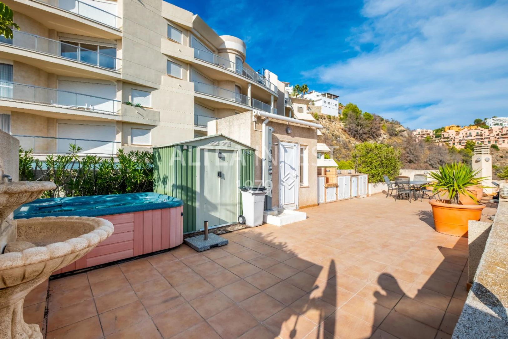 1451 - Dachgeschoss-Duplex mit großem Solarium, Jacuzzi und unvergleichlichem Ausblick