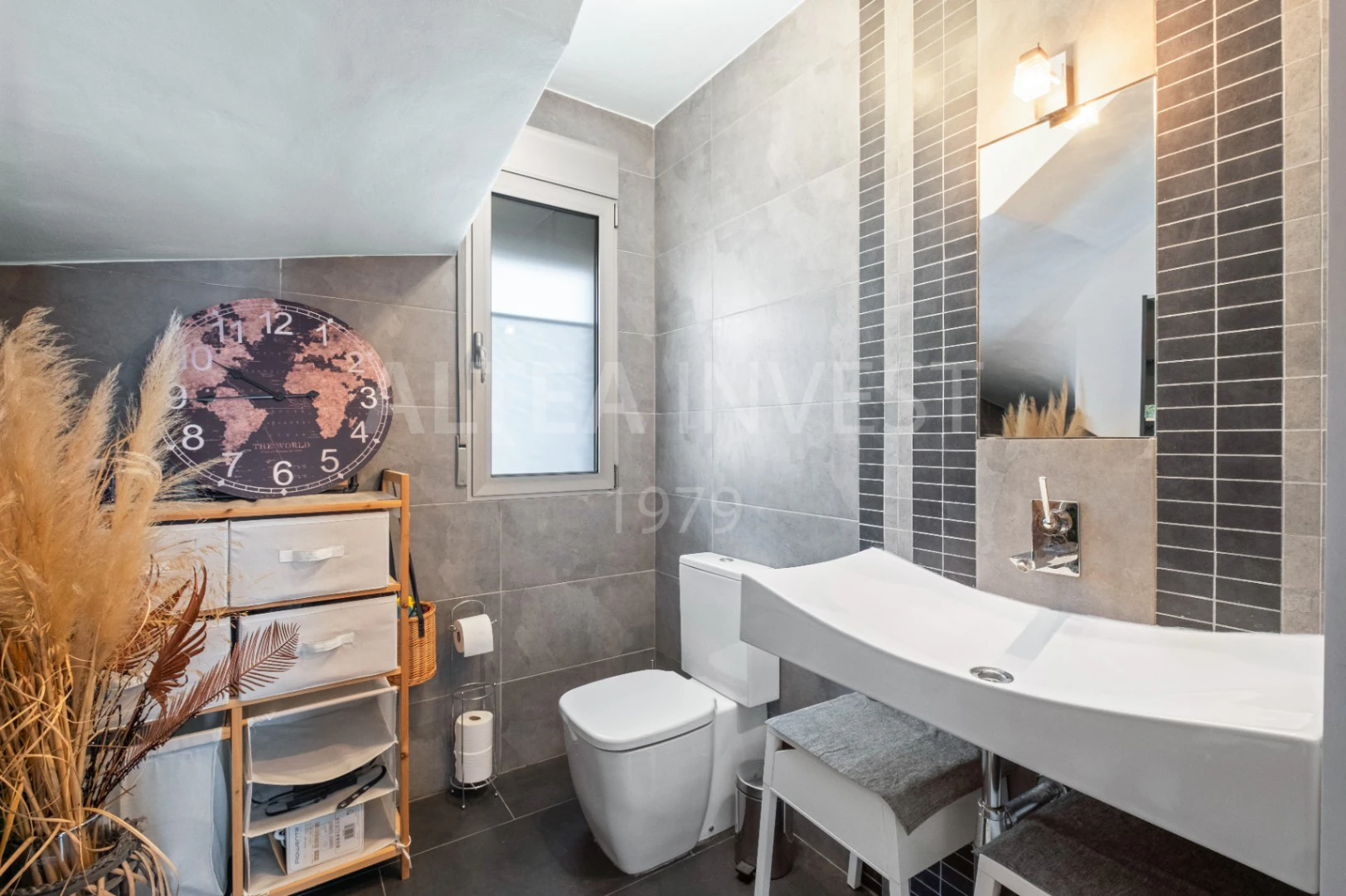 1569 - Exclusiva Villa Contemporánea con Amplio Semisótano y Vistas a la Sierra de Bernia en Altea
