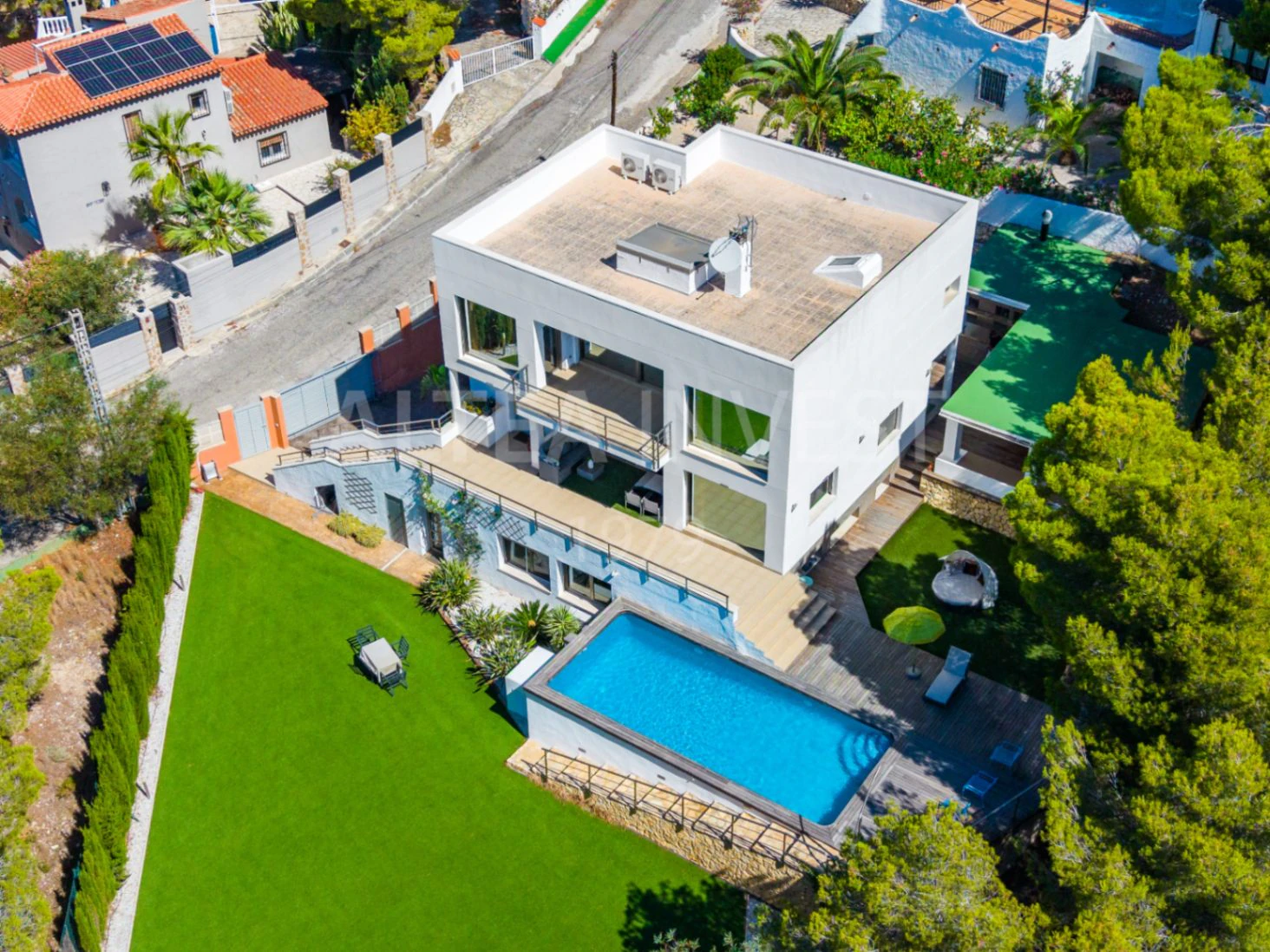 1569 - Exclusiva Villa Contemporánea con Amplio Semisótano y Vistas a la Sierra de Bernia en Altea