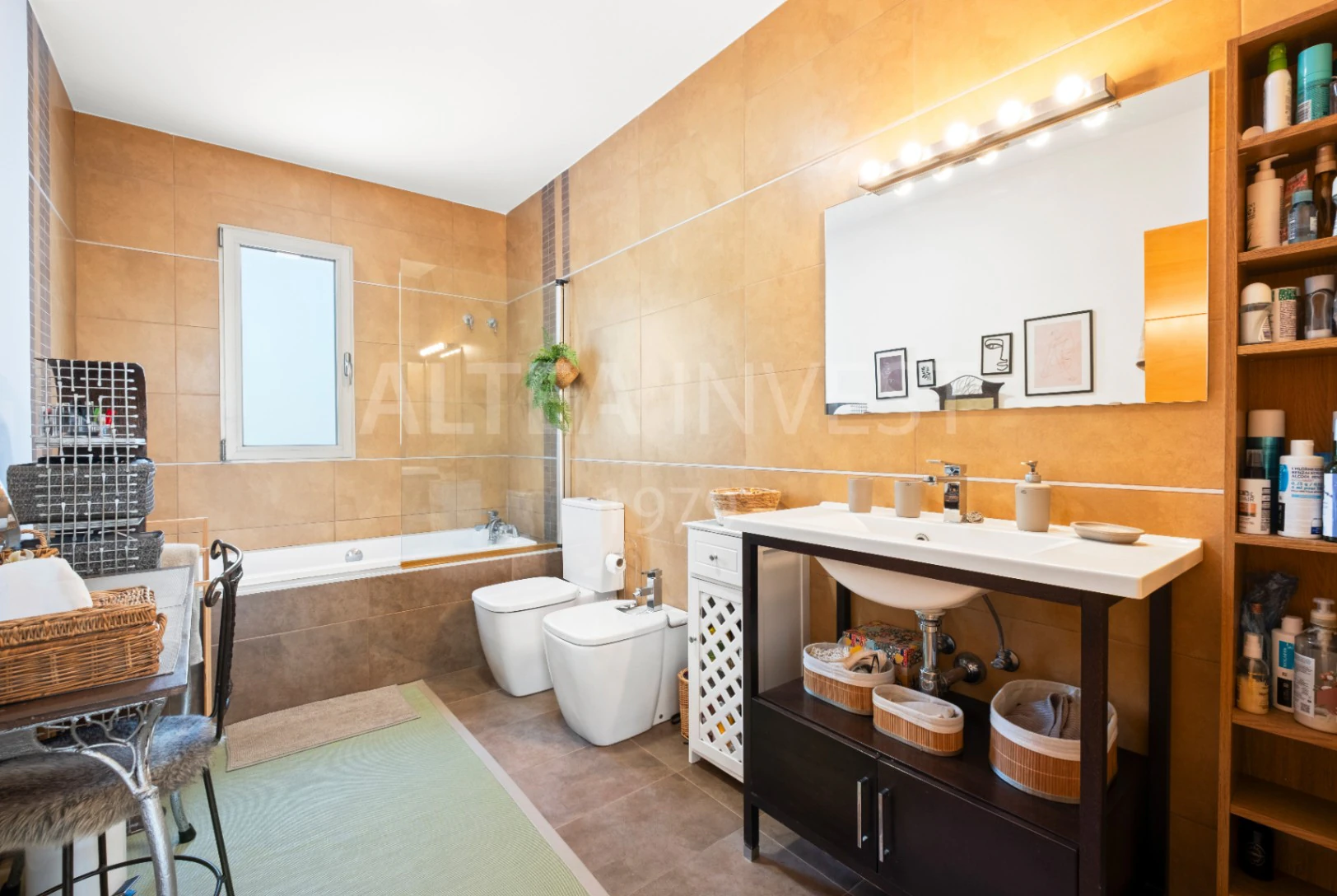 1569 - Exclusiva Villa Contemporánea con Amplio Semisótano y Vistas a la Sierra de Bernia en Altea