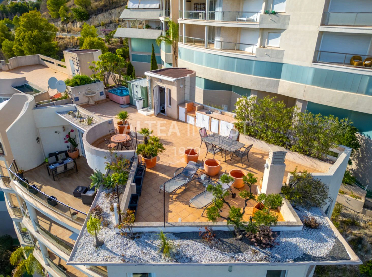 1451 - Dachgeschoss-Duplex mit großem Solarium, Jacuzzi und unvergleichlichem Ausblick