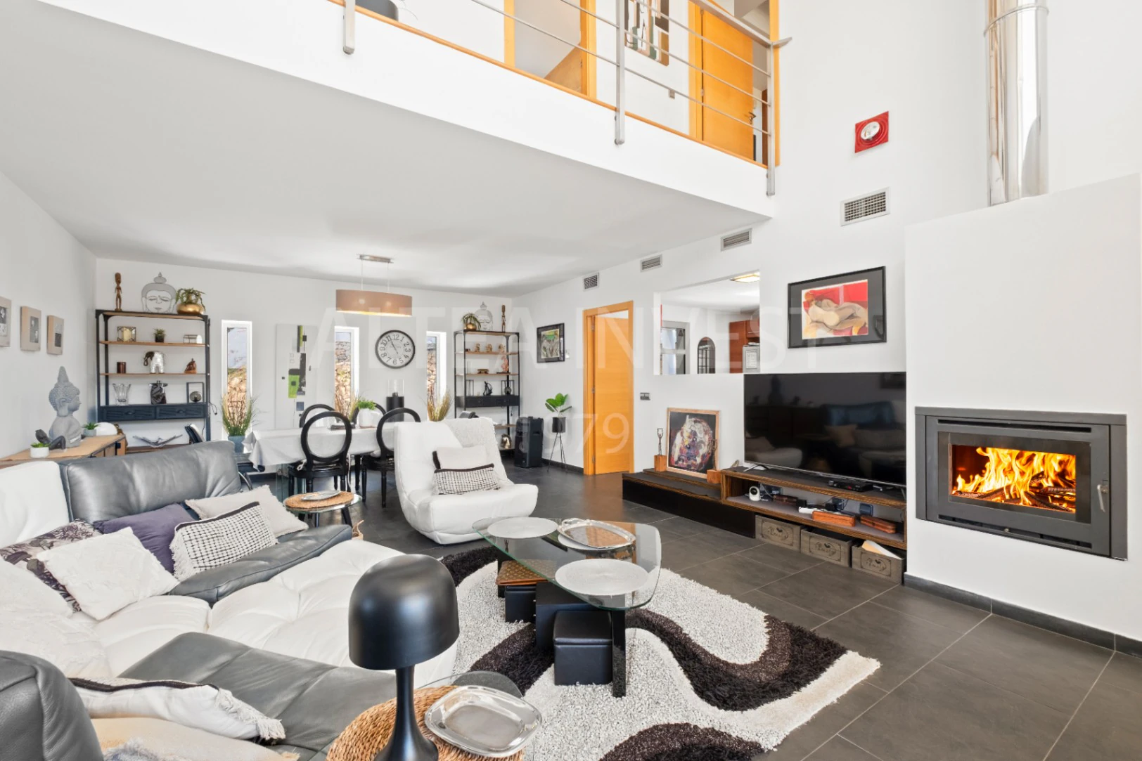 1569 - Exclusiva Villa Contemporánea con Amplio Semisótano y Vistas a la Sierra de Bernia en Altea