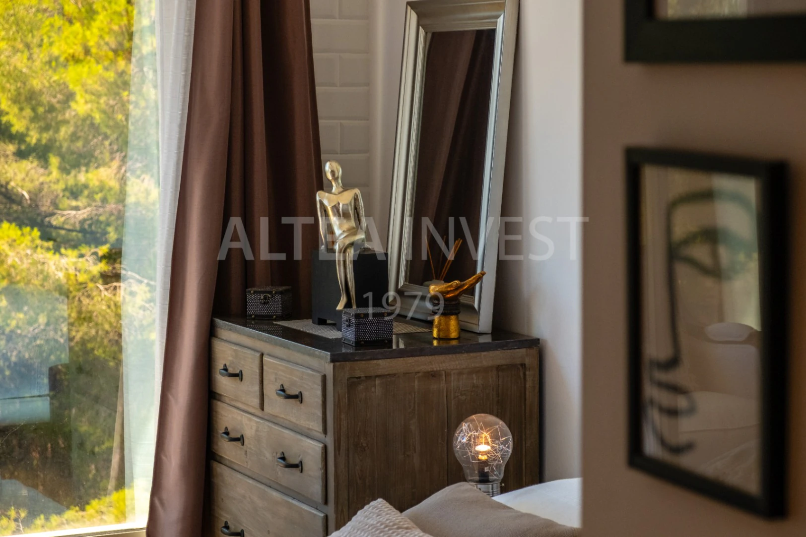 1569 - Exclusiva Villa Contemporánea con Amplio Semisótano y Vistas a la Sierra de Bernia en Altea