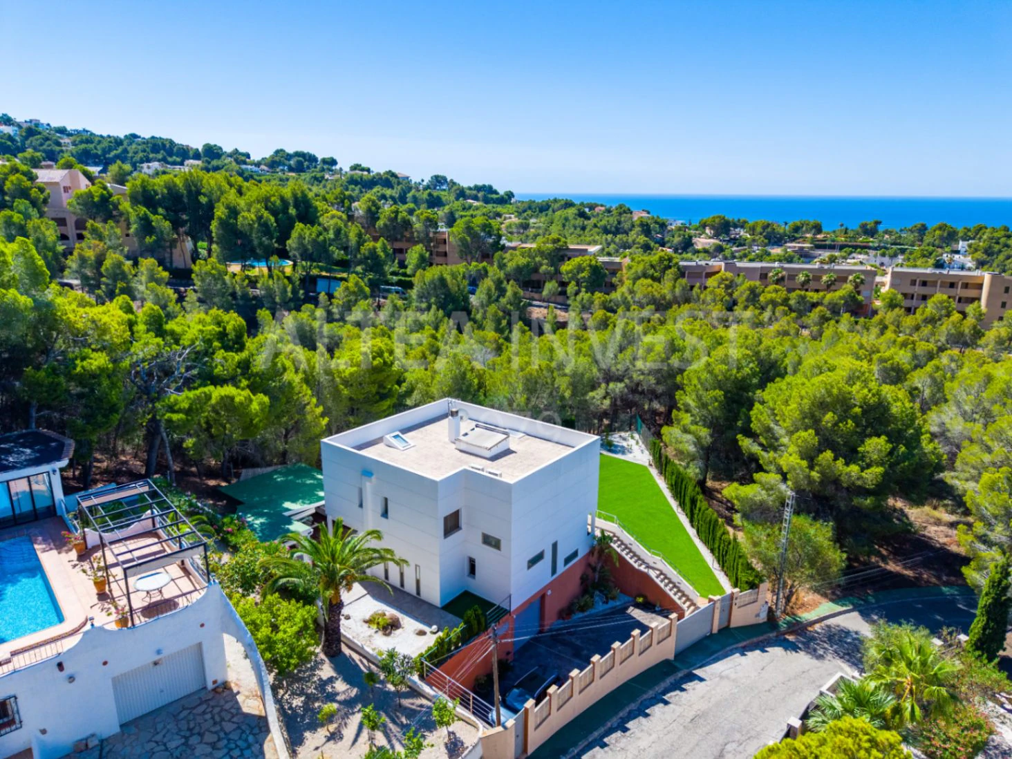 1569 - Exclusiva Villa Contemporánea con Amplio Semisótano y Vistas a la Sierra de Bernia en Altea