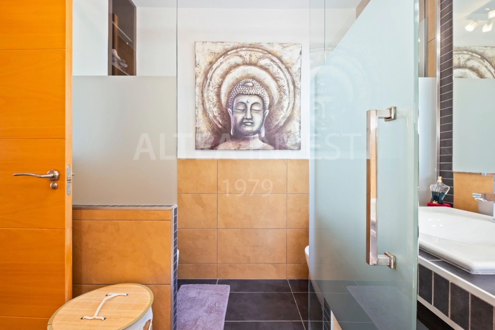 1569 - Exclusiva Villa Contemporánea con Amplio Semisótano y Vistas a la Sierra de Bernia en Altea