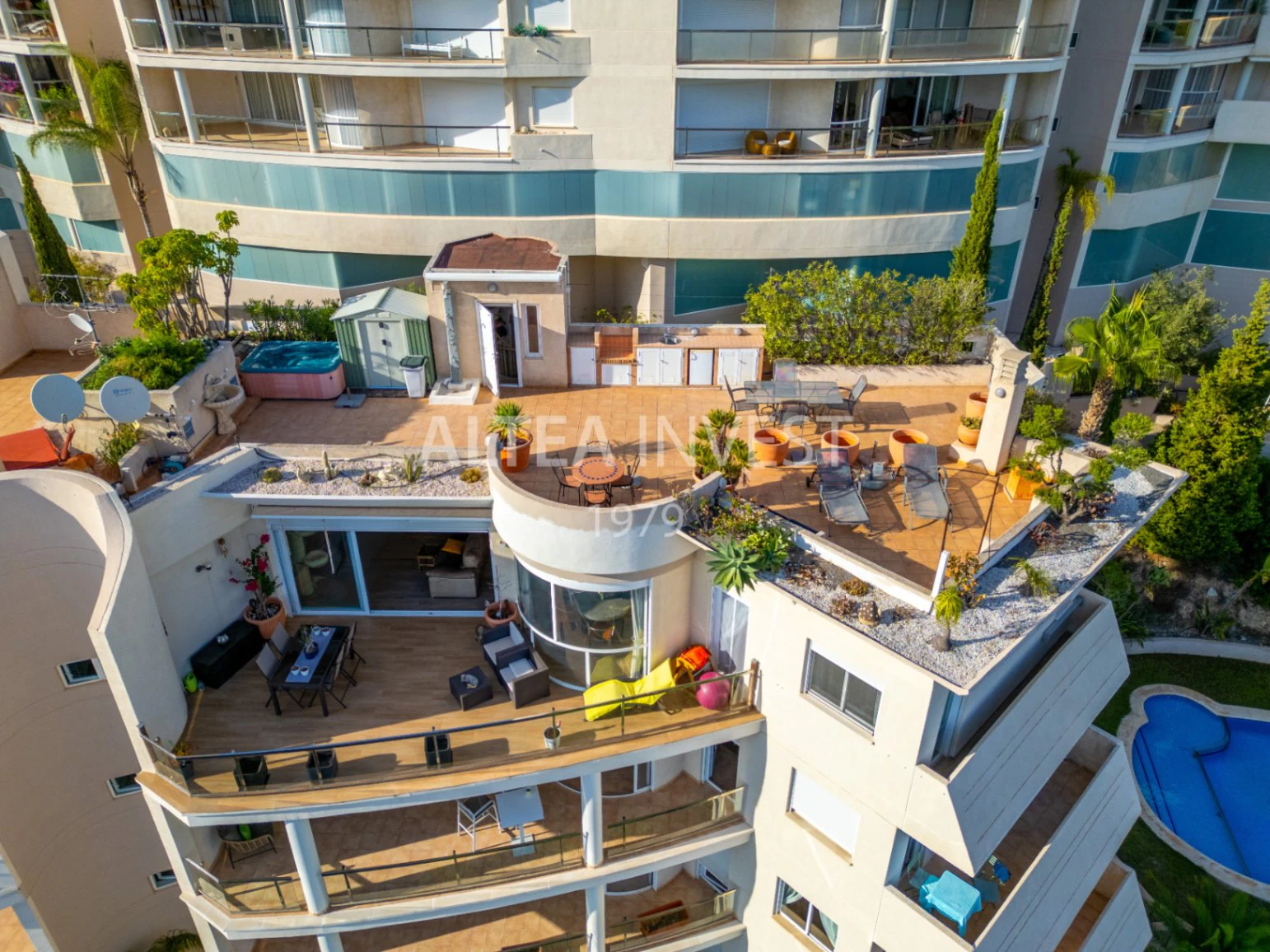 1451 - Dachgeschoss-Duplex mit großem Solarium, Jacuzzi und unvergleichlichem Ausblick