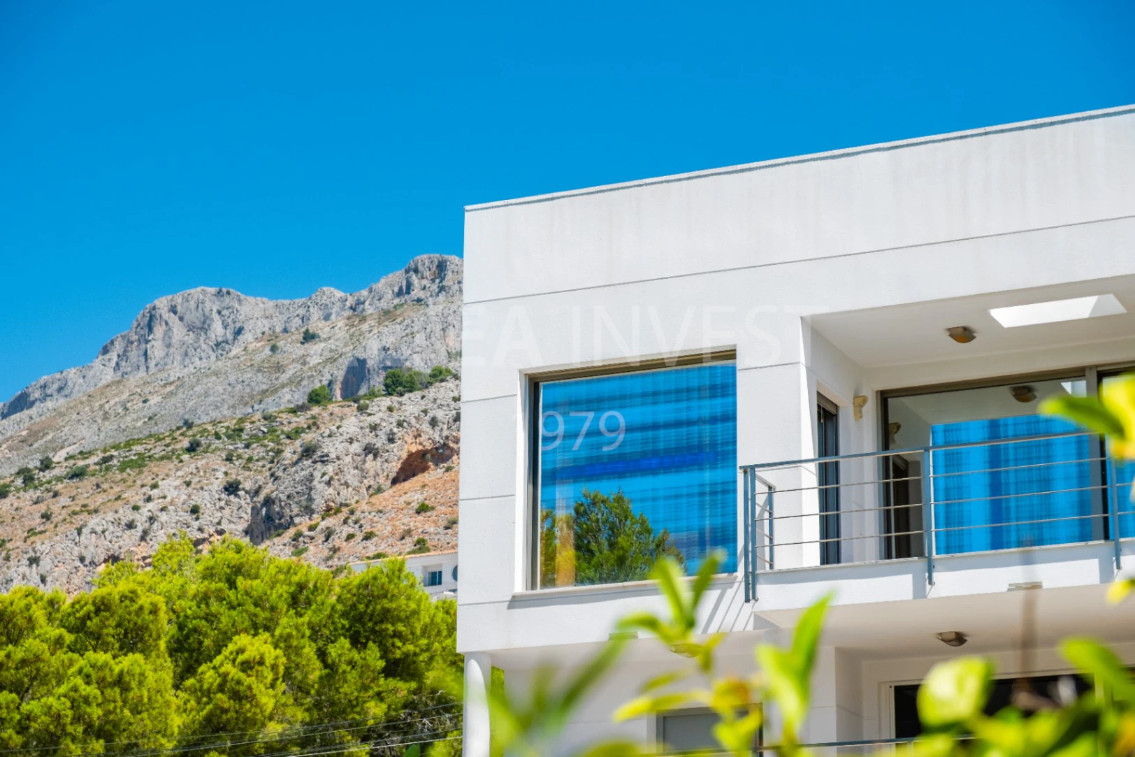 1569 - Exclusiva Villa Contemporánea con Amplio Semisótano y Vistas a la Sierra de Bernia en Altea